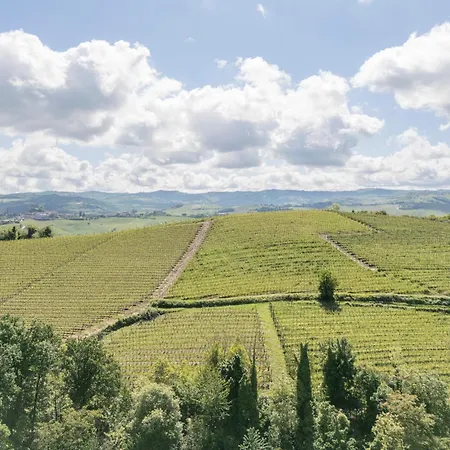Apartamento Arpuse, Relax Nelle Langhe - Barolo, With Pool